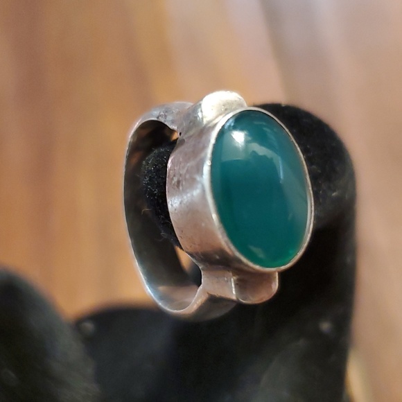 Vintage 925 signed Native American Sterling silver ring w/ EMERALD cabochon - Picture 4 of 9